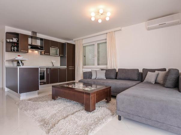 Apartments Villa Slavica Ičići Dış mekan fotoğraf